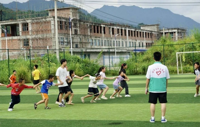 廣西師范大學(xué)體育與健康學(xué)院“七彩假期”志愿服務(wù)團(tuán)